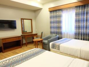 Paragon Hotel & Suites