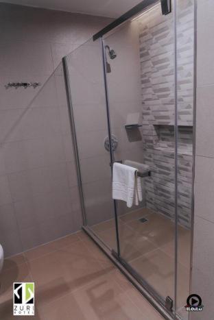 Zuri Hotel