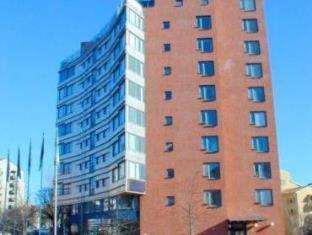 2Home Hotel Solna