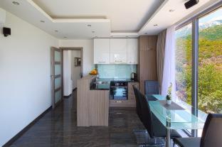 Montelux Apartments