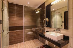 Two Seasons Coron Bayside Hotel