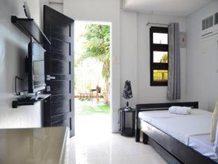 AA Travellers Pad Hotel