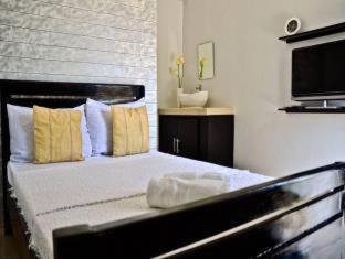 AA Travellers Pad Hotel