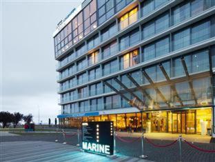 Marine Hotel