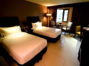 Mandarin Plaza Hotel