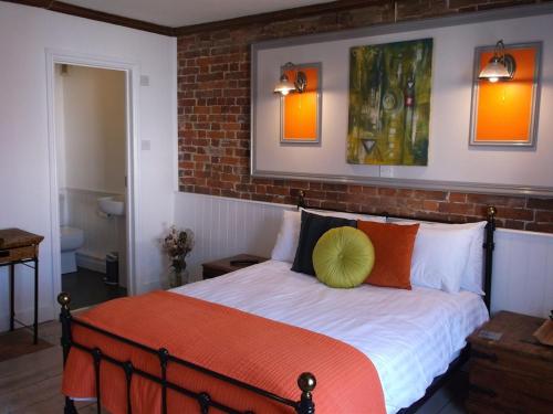 The Chichester Inn