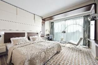 Marine Hotel