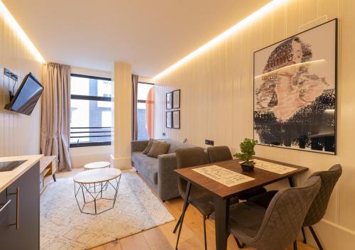 Bilbao Metropolitan Apartments by Urban Hosts