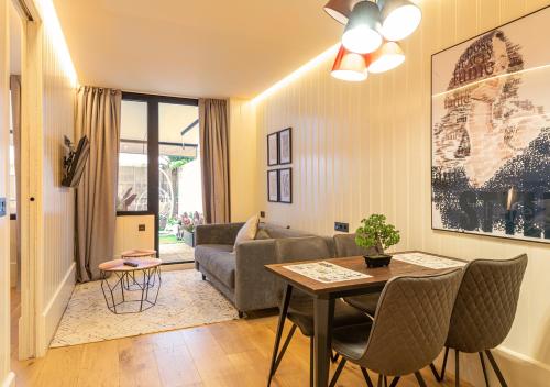 Bilbao Metropolitan Apartments by Urban Hosts
