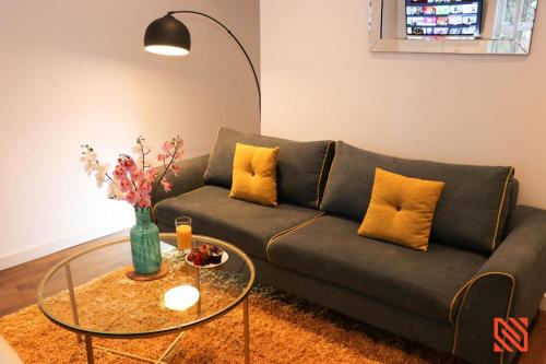 Modern Newgate Apartments - Convenient Location, Close to All Local Amenities