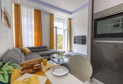 Elenas Rooms & Apartment