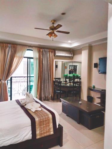 Bourbon St Apts Condo 30C