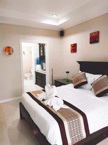 Bourbon St Apts Condo 30C