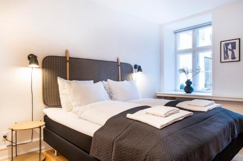 Town Hall Apartments by Daniel & Jacob's