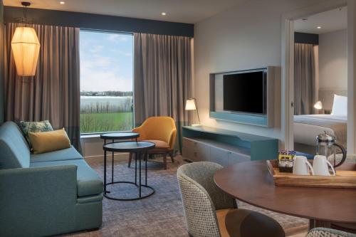 Staybridge Suites London - Heathrow Bath Road