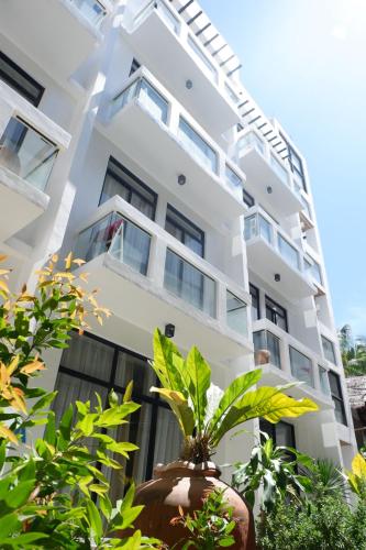 Luxx Boutique Boracay