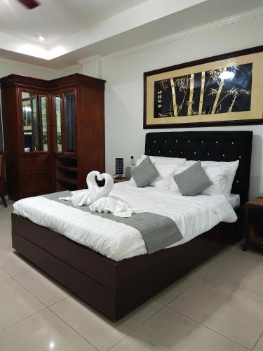 Bourbon St Apts Condo 16