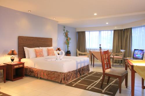 Wild Orchid Beach Resort
