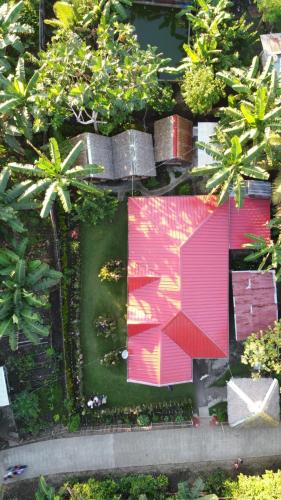 Lhoyjean Garden Hostel