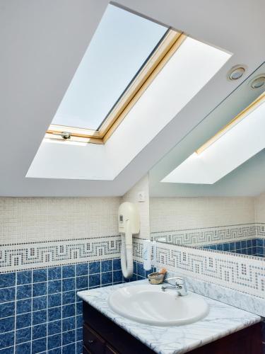 Hostal Y Casa Rural La Colmena