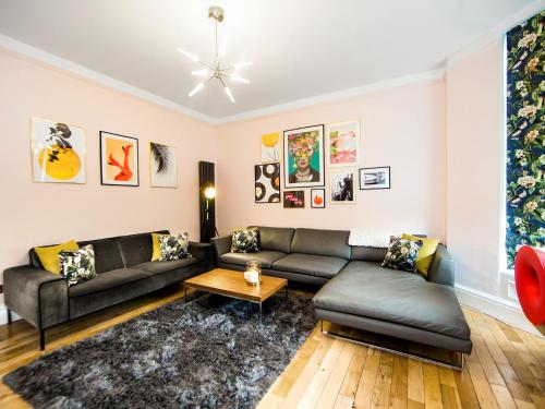 Luxury Travel Emporium HG1 - 2 Luxury apartments with Parking Space - in town centre