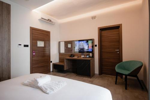 Pebbles Resort  (Oct - May) / Bora Bora Ibiza-Malta Resort (Jun - Sep)