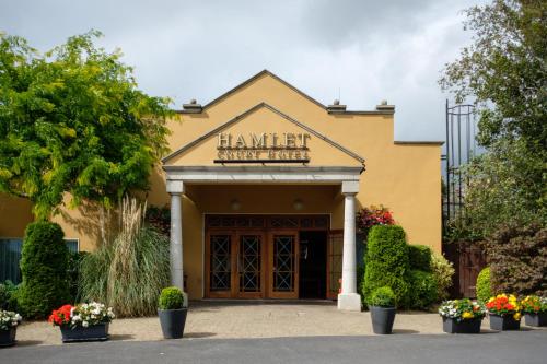Hamlet Court