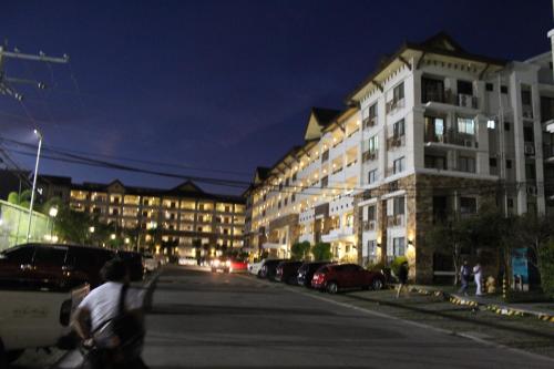 One oasis A10 3mins walk SM Mall, free pool - wifi