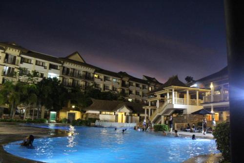 One oasis A10 3mins walk SM Mall, free pool - wifi