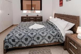 Artemis Cynthia Complex