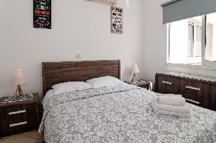 Artemis Cynthia Complex