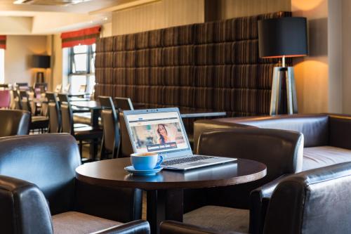 Holiday Inn Express London - Luton Airport
