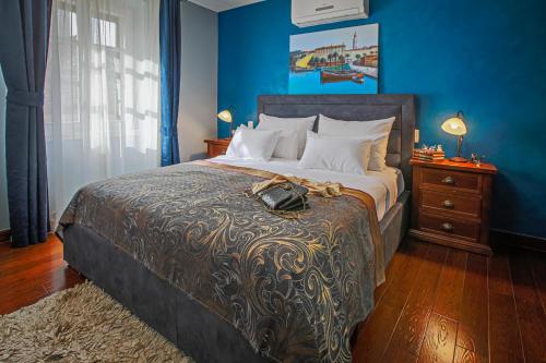 Theatre Luxury Rooms