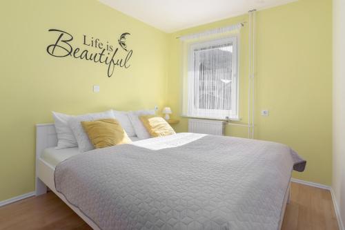 Apartments Green Paradise