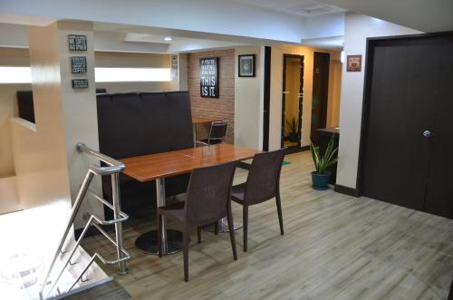 Green Banana Business Hotel