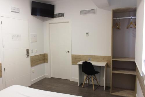 Deluxe Hostels & Suites
