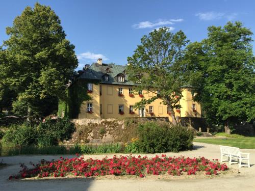 GreenLine Schloss Stonsdorf / Palac Staniszow