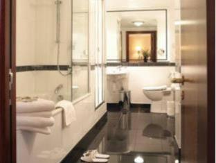 Leonardo Royal Hotel London City