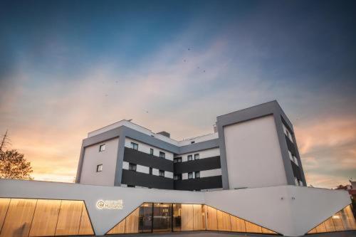 Essence Inn Marianos