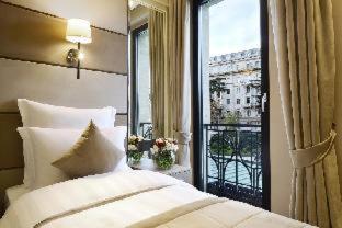 Ambassadori Hotel