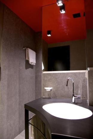 Adonis City Hotel