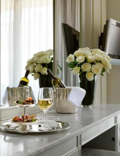 NJV Athens Plaza