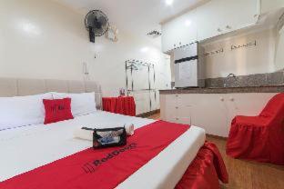 RedDoorz @ CPG Estate Hotel Taguig