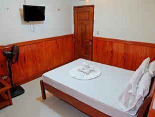 Garnet Hotel