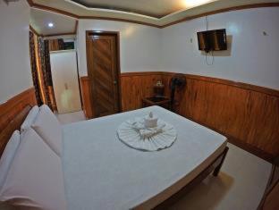 Garnet Hotel