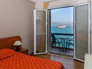 Agamemnon Hotel