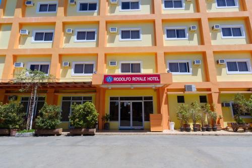 Rodolfo Royale Hotel by RedDoorz