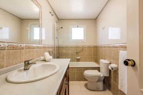 Macdonald Doña Lola Resort