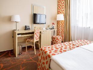 Iris Hotel Eden