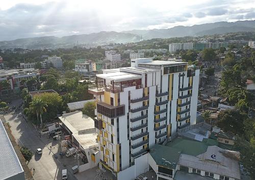 Yello Hotel